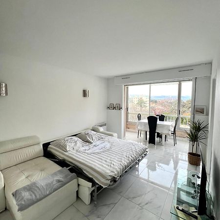Studio 4 Couchages A 12 Min De La Plage A Pied Avec Wifi, Le Parking Est En Option อองทีบส์ ภายนอก รูปภาพ