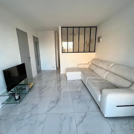 Studio 4 Couchages A 12 Min De La Plage A Pied Avec Wifi, Le Parking Est En Option อองทีบส์ ภายนอก รูปภาพ