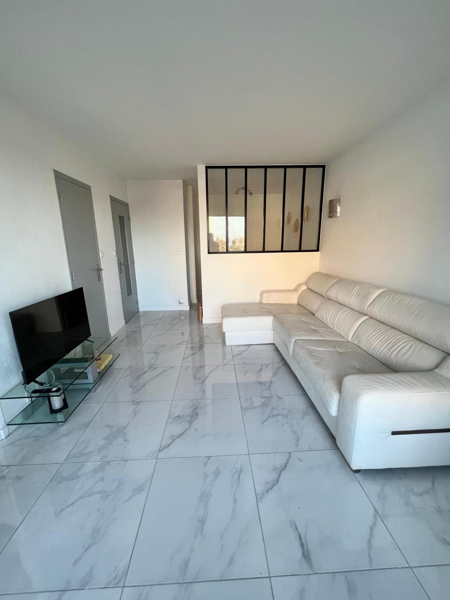 Studio 4 Couchages A 12 Min De La Plage A Pied Avec Wifi, Le Parking Est En Option อองทีบส์ ภายนอก รูปภาพ