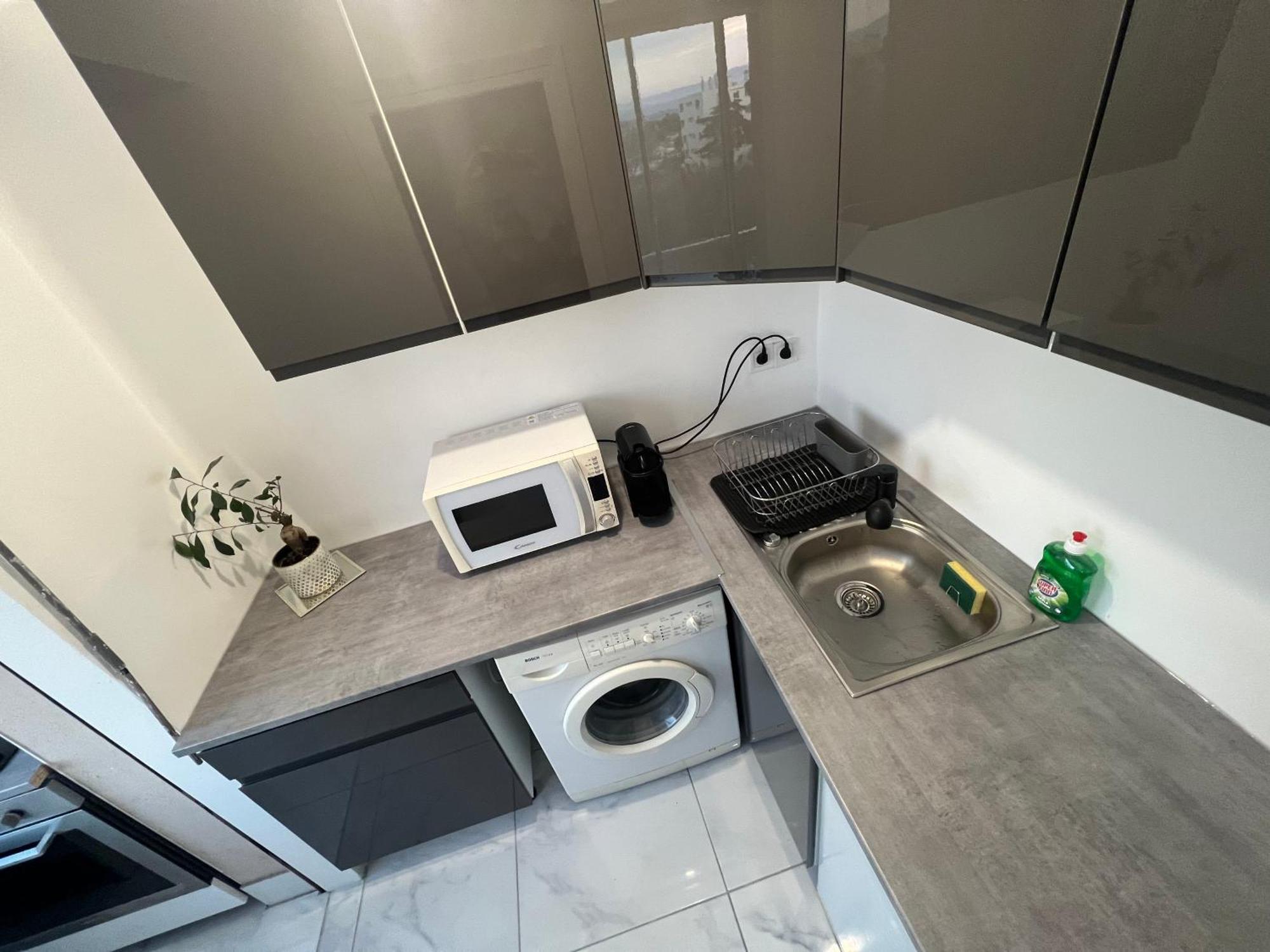 Studio 4 Couchages A 12 Min De La Plage A Pied Avec Wifi, Le Parking Est En Option อองทีบส์ ภายนอก รูปภาพ